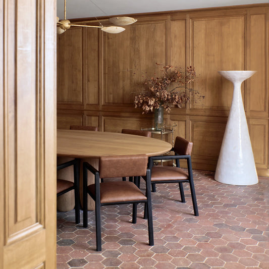 À Dining Table